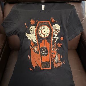 Size S T-shirt with Coffin Clock